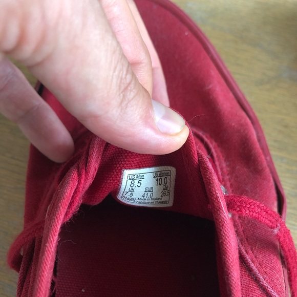 Used all-red Vans classics in good condition. - Picture 3 of 3